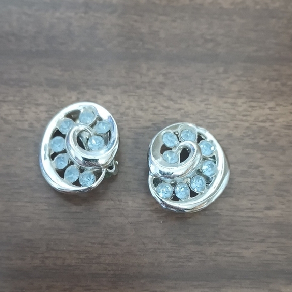 Jewelry - Elegant Silver and Blue Clip On Swirl Earrings